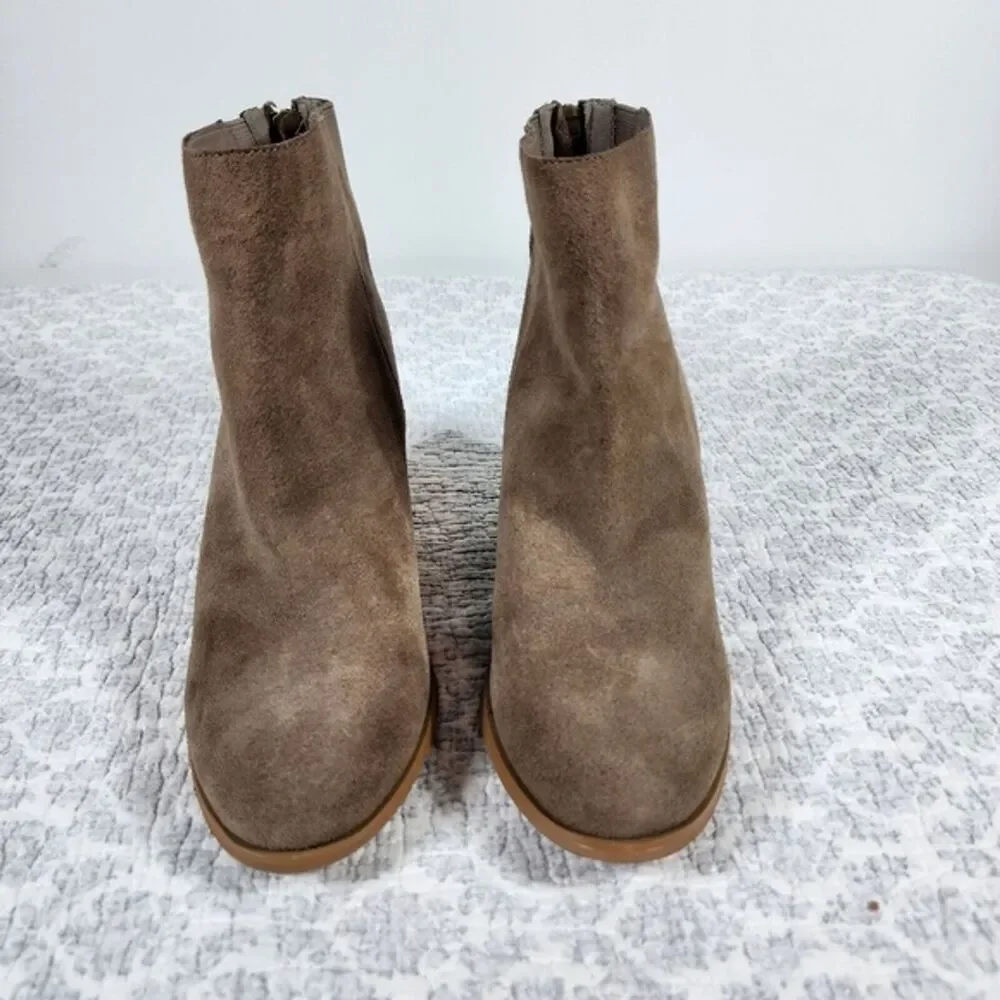 Women's Tan Suede Urban Outfitters Back Zip Ankle Bootie Size 10